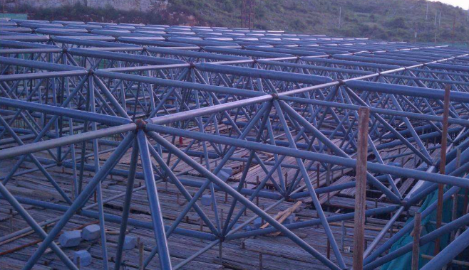 都江堰概述网架加工公司对网架保温隔热的办法